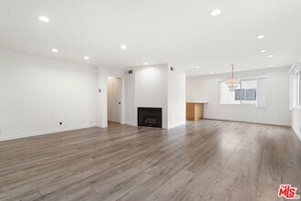 9351 Via Crema in Burbank, CA - Building Photo - Building Photo