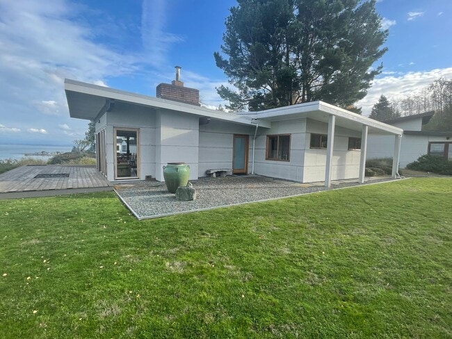 property at 720 Edgecliff Dr