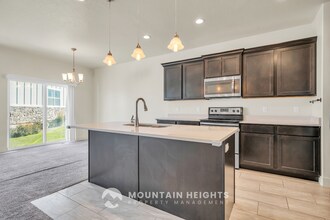 607 Sawback Ln in Draper, UT - Building Photo - Building Photo