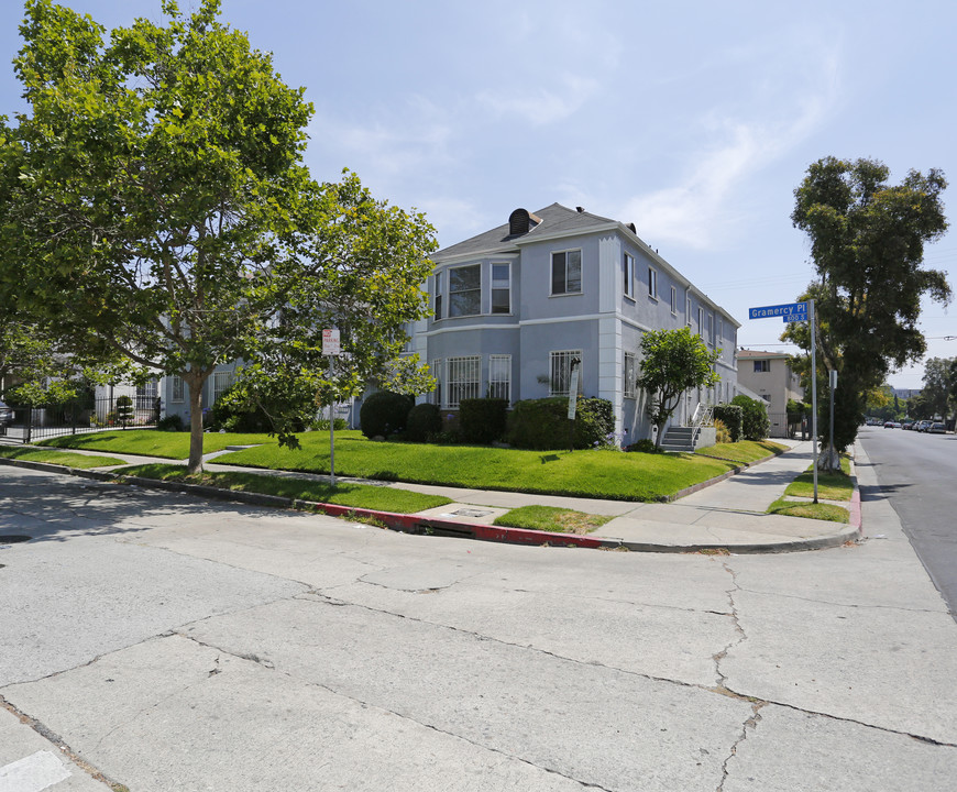 870 S Gramercy Pl in Los Angeles, CA - Building Photo