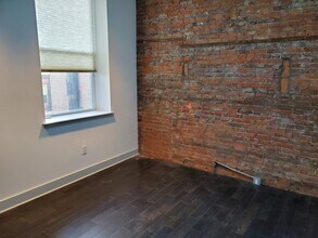 2212 Walnut St, Unit A in Philadelphia, PA - Building Photo - Building Photo