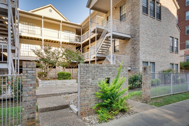 property at 715 W 22nd 1/2 St