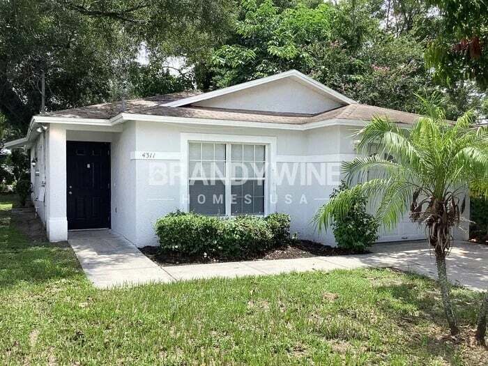 4311 Thonotosassa Ave in Tampa, FL - Foto de edificio