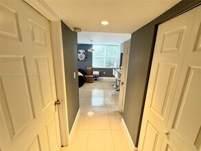 9495 Evergreen Pl in Davie, FL - Building Photo - Building Photo
