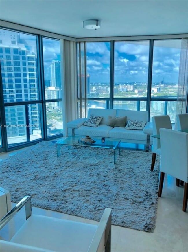 3101 S Ocean Dr, Unit 2406 in Hollywood, FL - Building Photo - Building Photo