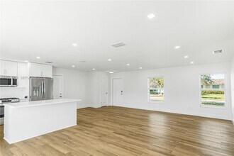 12020 SW 108th St in Miami, FL - Building Photo - Building Photo