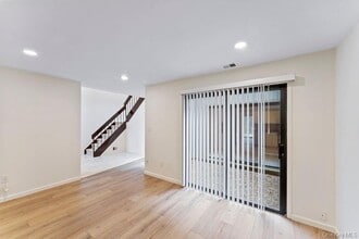 277 Vista Dr in Jericho, NY - Building Photo - Building Photo