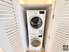 EAST 2ND ST, Unit 8B in New York, NY - Building Photo - Building Photo