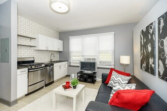 944 W Montrose Ave in Chicago, IL - Building Photo - Building Photo