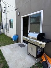 868 N Edgemont St in Los Angeles, CA - Building Photo - Building Photo