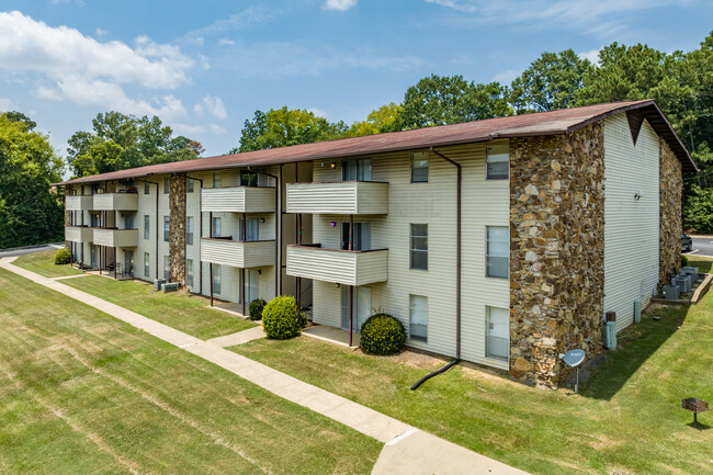 The Lodge Apartments in Columbus, GA - Building Photo - Building Photo