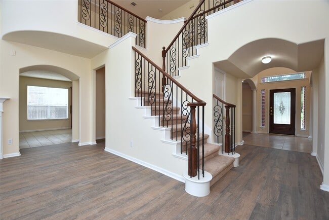 property at 3502 Broadknoll Ln