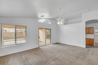 1673 E Tremaine Ave in Gilbert, AZ - Building Photo - Building Photo