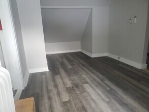 74 Fairview Ter, Unit 3 in White River Junction, VT - Building Photo - Building Photo
