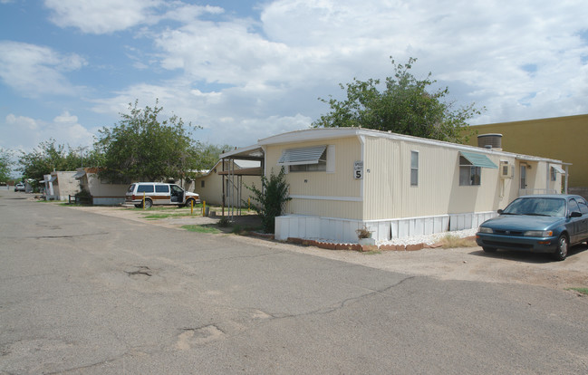 726 W Prince Rd in Tucson, AZ - Building Photo - Building Photo