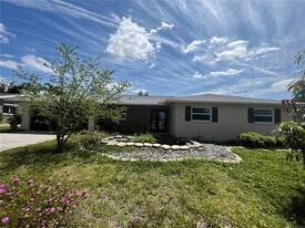 2372 Abscott St in Port Charlotte, FL - Building Photo