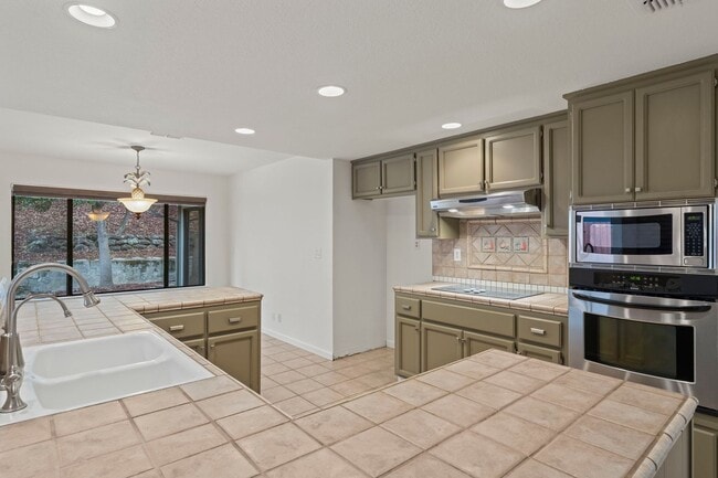 1394 Craydon Pl in El Dorado Hills, CA - Building Photo - Building Photo