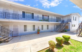 East Fifth Street Apartments in Long Beach, CA - Building Photo - Building Photo