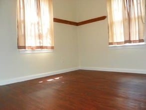 9703 Narragansett Pkwy in College Park, MD - Foto de edificio - Building Photo