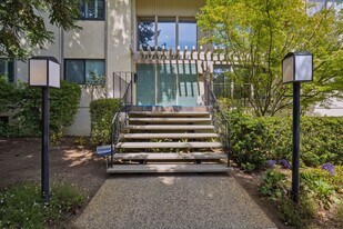 73 3rd St, Unit Los Altos Downtown Condo in Los Altos, CA - Building Photo