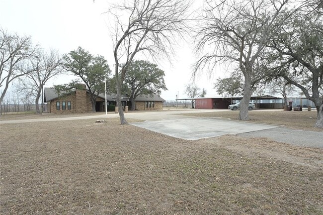 2106 S Colorado St in Lockhart, TX - Building Photo - Building Photo