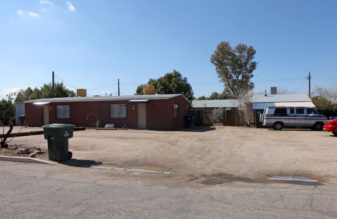 2631 N Haskell Dr in Tucson, AZ - Building Photo