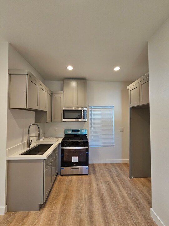 9791 Oasis Ave in Garden Grove, CA - Foto de edificio