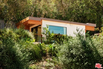 26237 Fairside Rd in Malibu, CA - Building Photo - Building Photo
