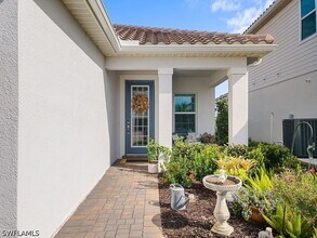 4584 Centaurus Cir in Naples, FL - Building Photo - Building Photo