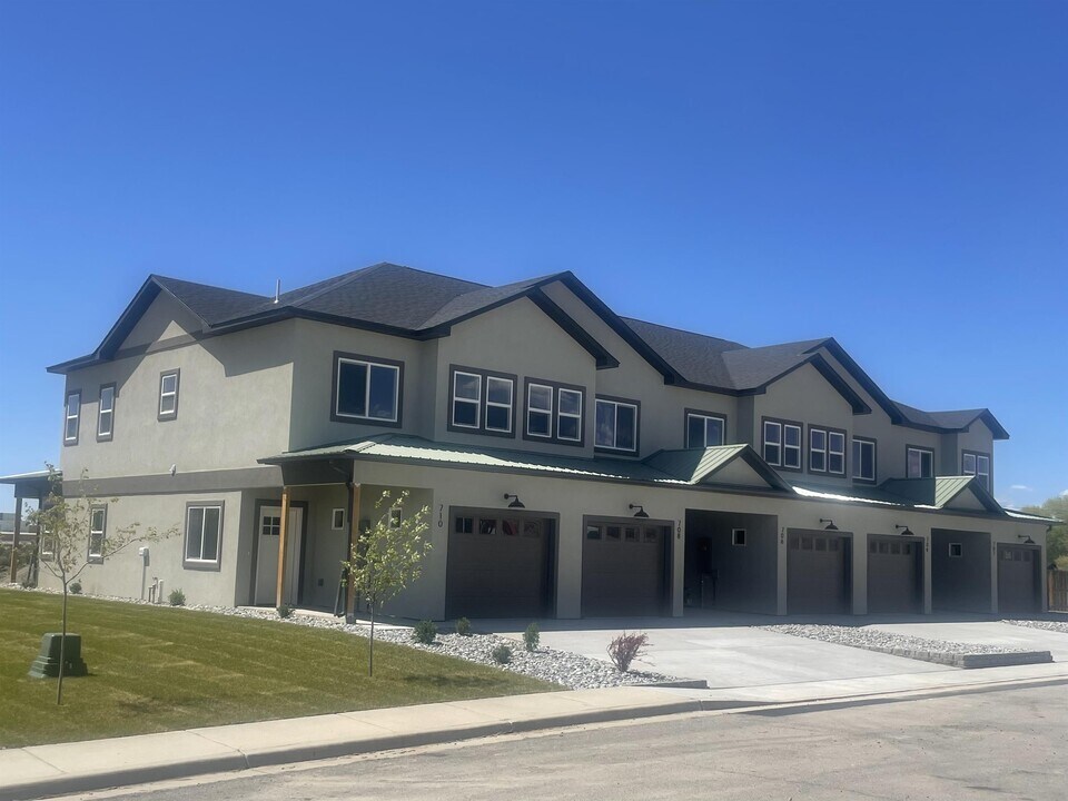 704 Future Dr in Montrose, CO - Building Photo