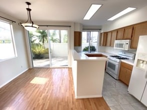 11850 Scripps Creek Dr in San Diego, CA - Foto de edificio - Building Photo