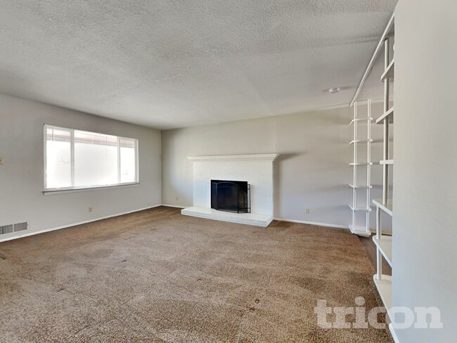 1370 University Terrace in Reno, NV - Foto de edificio - Building Photo