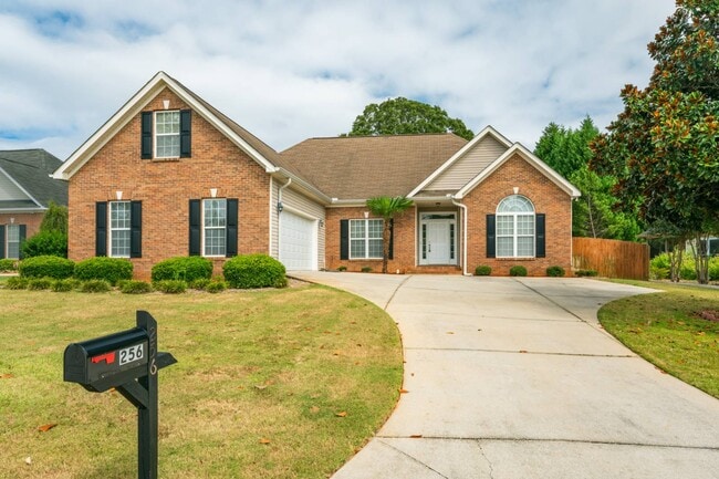 property at 256 Southbank Dr