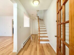 244 Everett St in Boston, MA - Building Photo - Building Photo