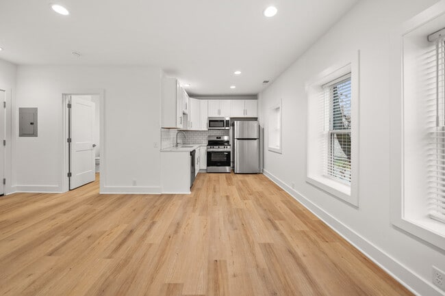 4245 Troost Ave, Unit 1