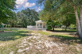40 Horseshoe Ln in Freeport, FL - Building Photo - Building Photo