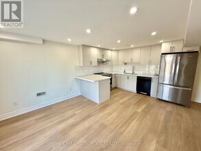 3277 Turnstone Blvd in Pickering, ON - Building Photo - Building Photo