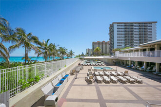 1980 S Ocean Dr, Unit 4Q in Hallandale Beach, FL - Foto de edificio - Building Photo