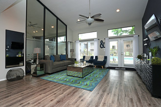 Vantage Point Apartments in Houston, TX - Building Photo - Interior Photo