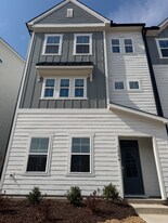 1044 Zelkova Ln in Chapel Hill, NC - Building Photo