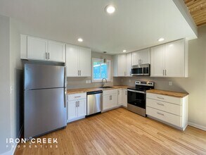 71 E Cascade St in Asheville, NC - Building Photo - Building Photo