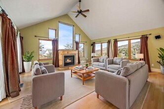 4406 San Juan Dr in Medford, OR - Building Photo - Building Photo