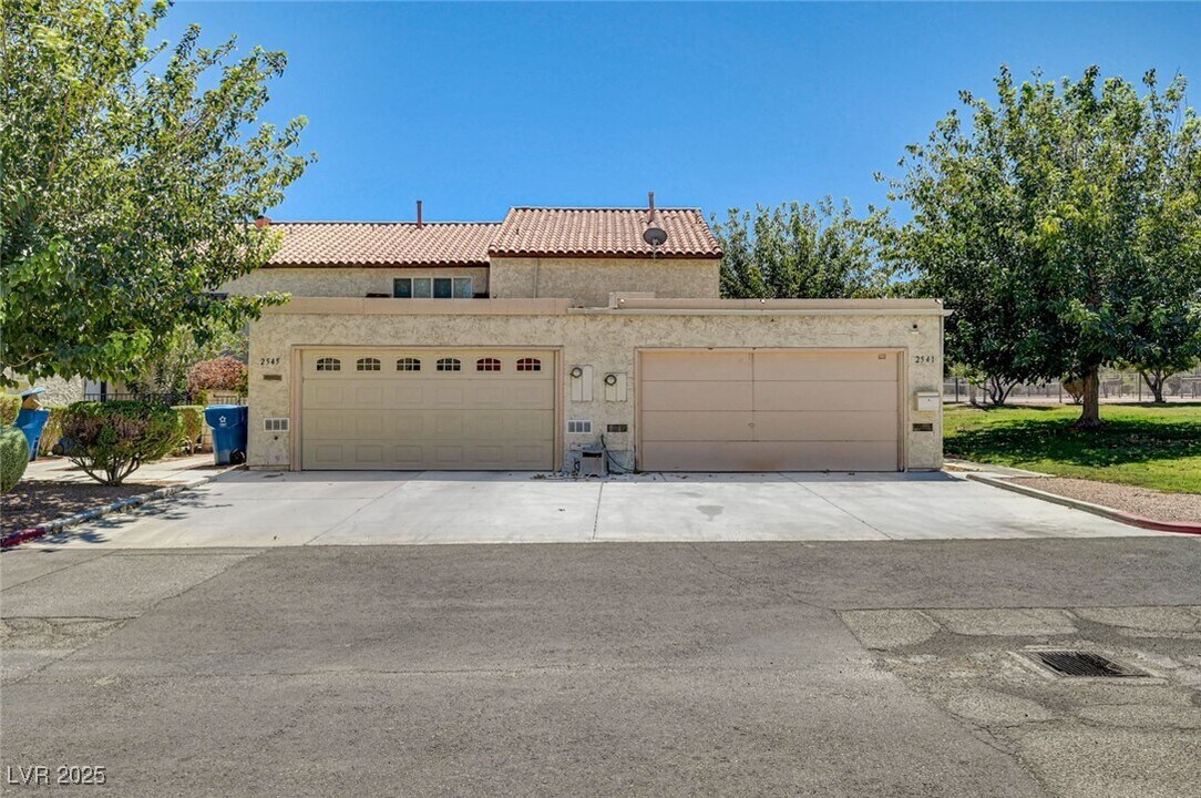 2541 Love St in Las Vegas, NV - Building Photo