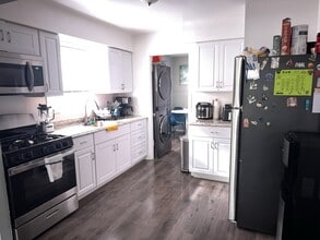 15704 17th Rd in Whitestone, NY - Building Photo - Building Photo