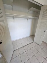 8855 SW 27th St in Miami, FL - Foto de edificio - Building Photo