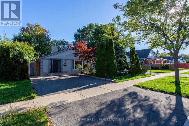 63 Fordwich Crescent in Toronto, ON - Building Photo - Building Photo