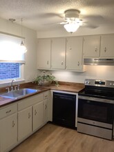 206 Opal Ln in Bristol, VA - Foto de edificio - Building Photo