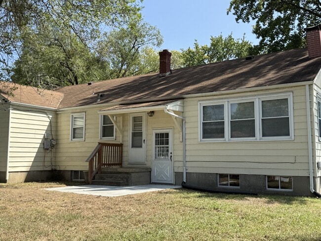 1005 Hawthorn Ave in St. Charles, MO - Building Photo - Building Photo