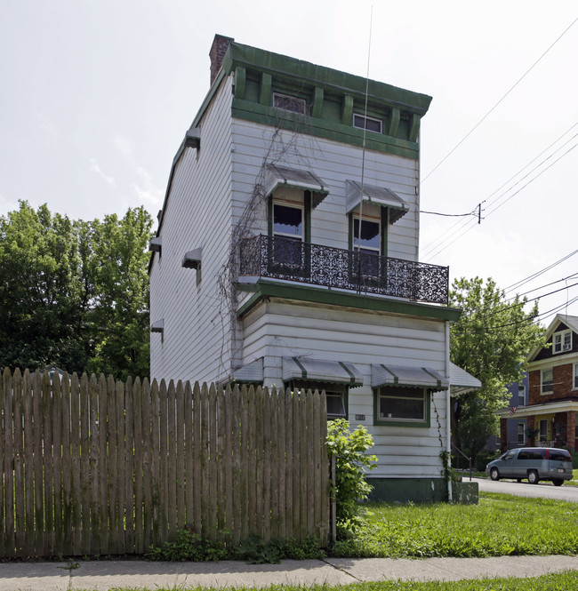 1885 Knox St in Cincinnati, OH - Building Photo - Building Photo