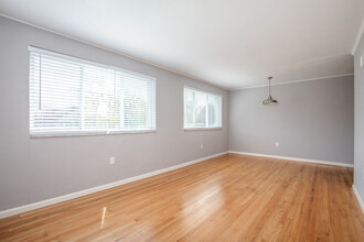 2507 S Big Bend Blvd in Maplewood, MO - Building Photo - Building Photo